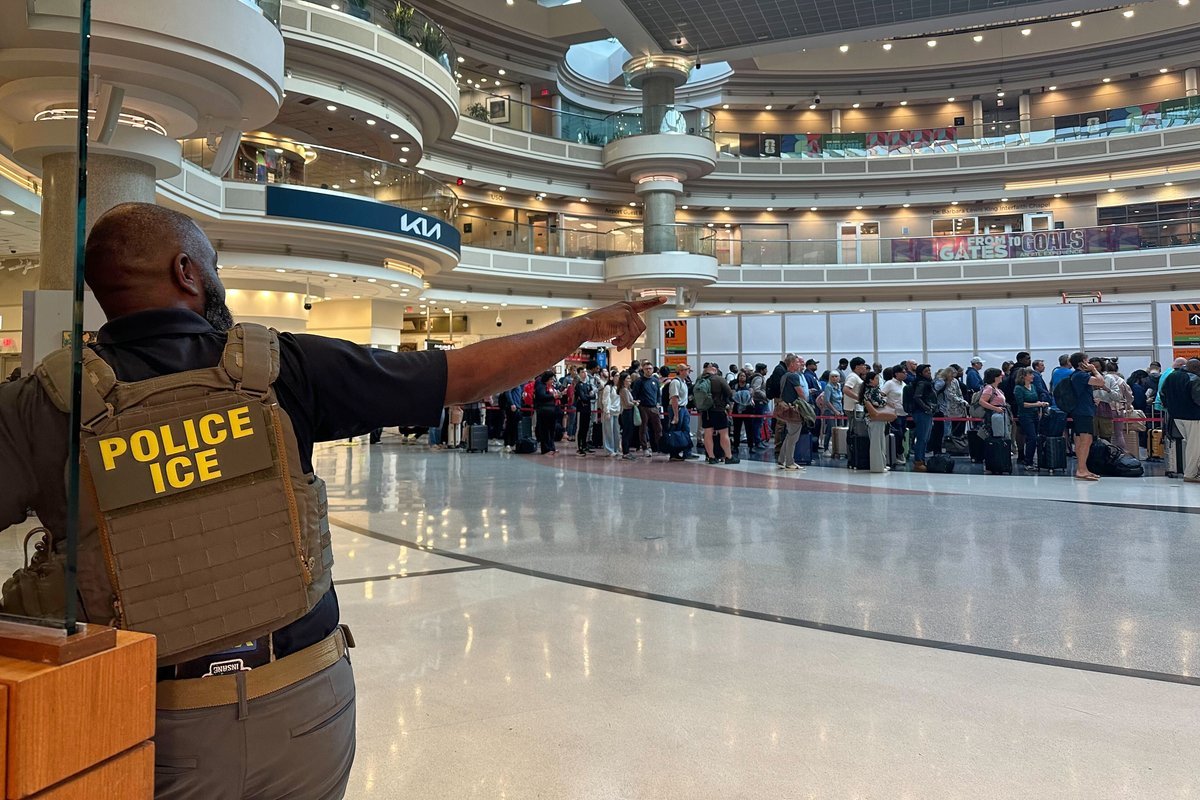 Despliegue de agentes del ICE en aeropuertos