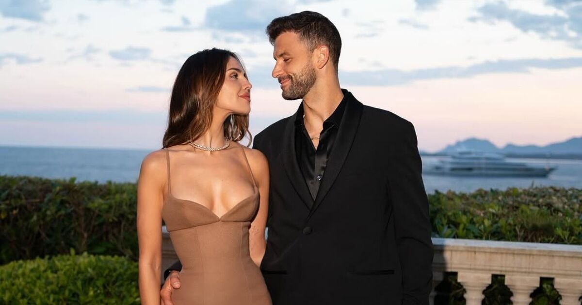 Eiza González Chanel bolso