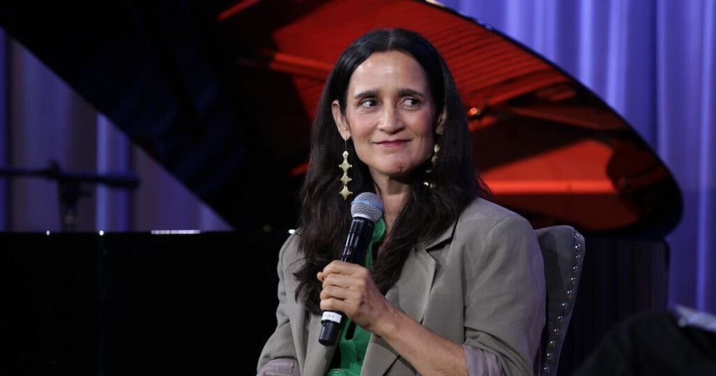 Julieta Venegas La niña futbolista