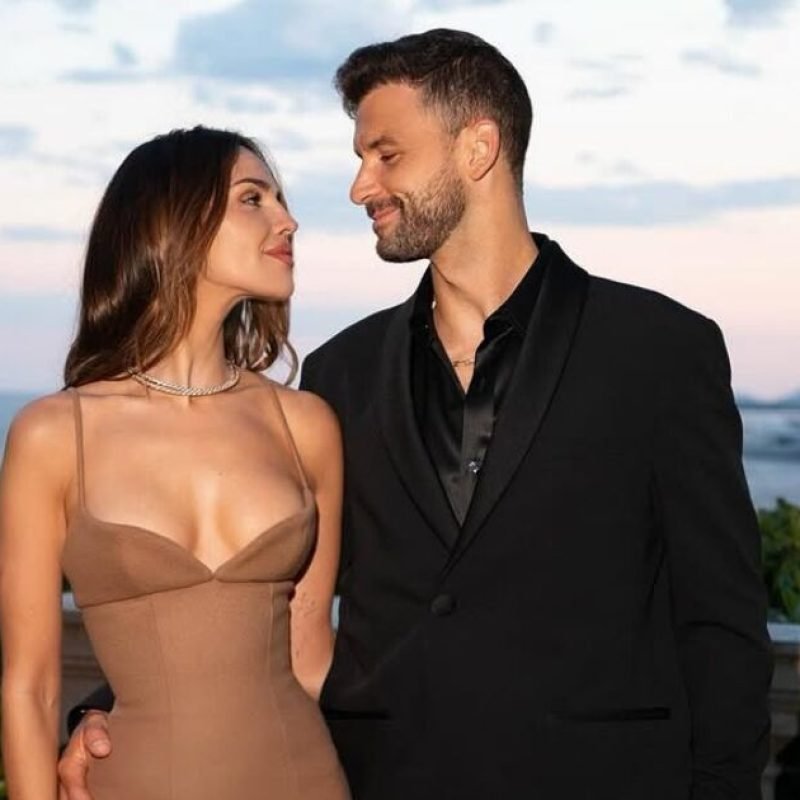 Eiza González Chanel bolso