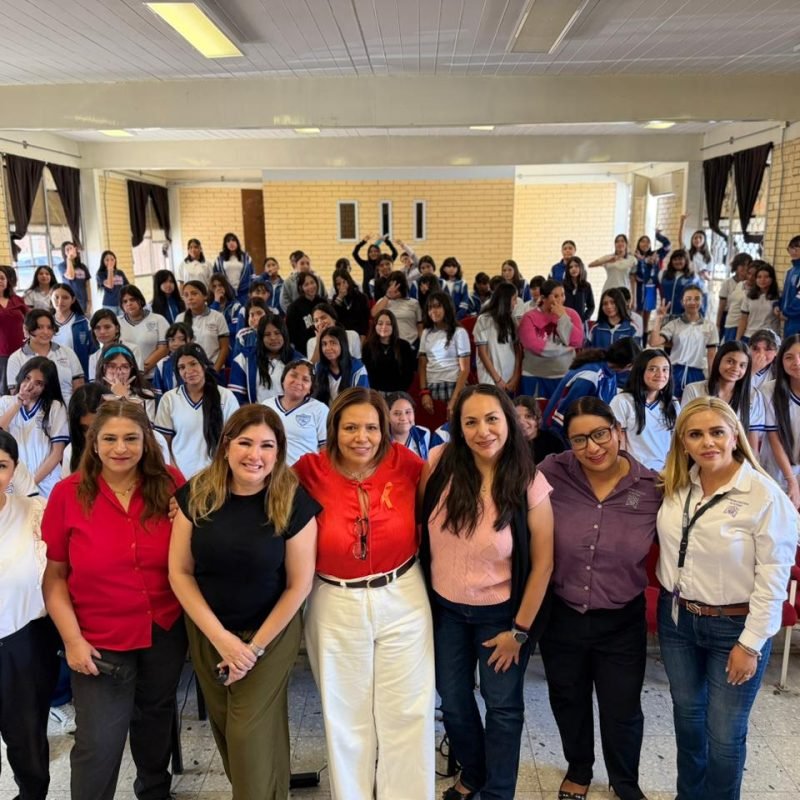 Beneficia IMM a 150 alumnas con plática y donación de productos de higiene menstrual
