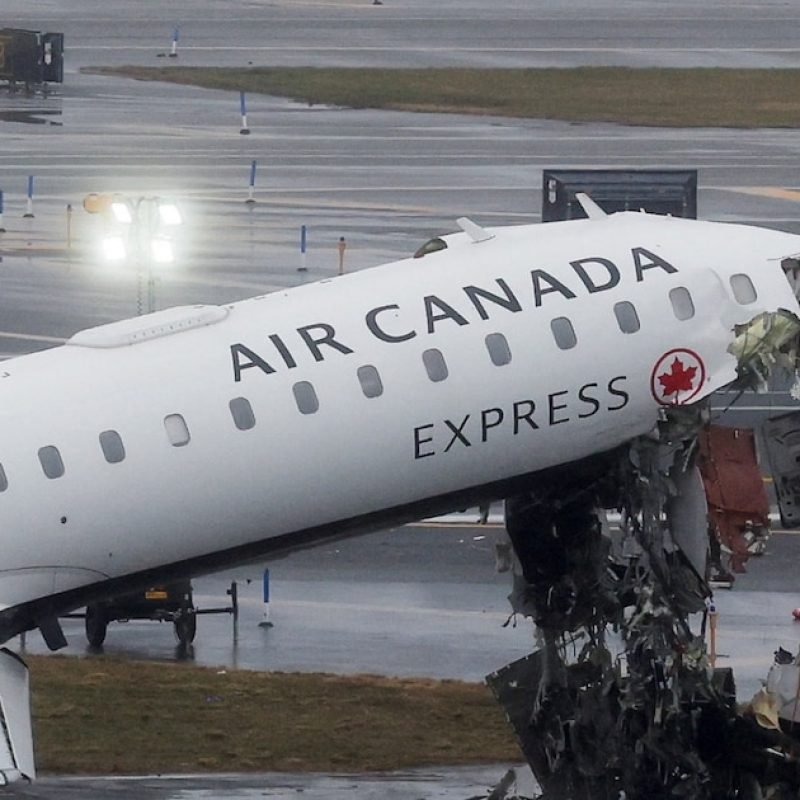Renuncia CEO Air Canada