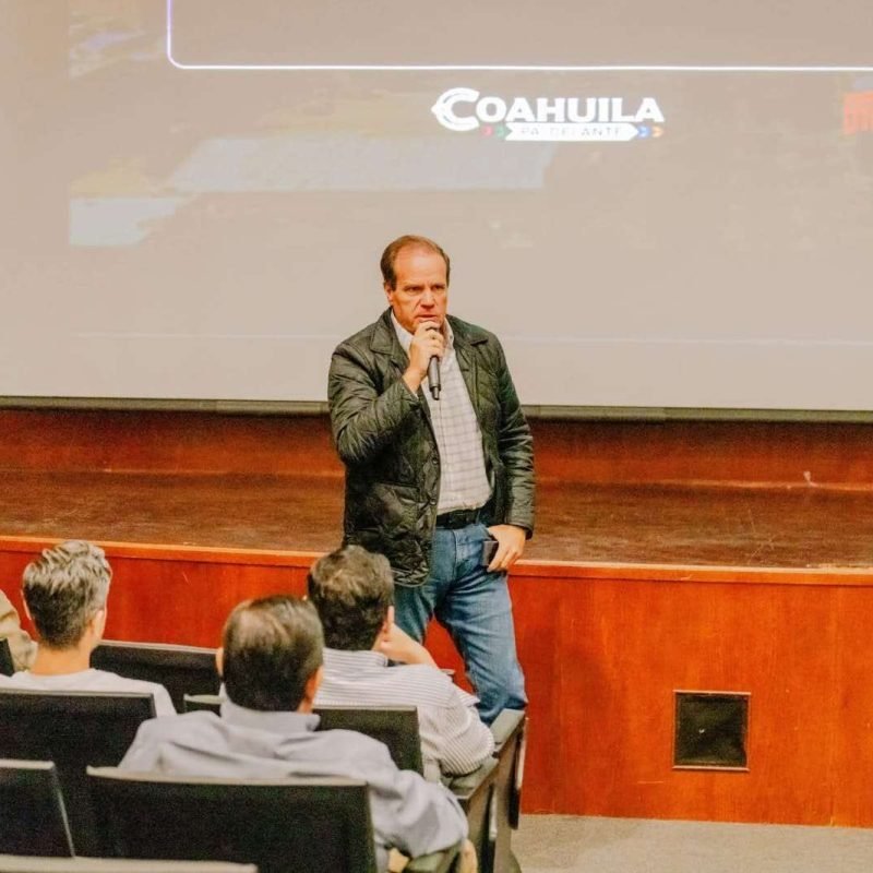 Participan comerciantes, habitantes y constructores en la obra de Regeneración del Centro Histórico