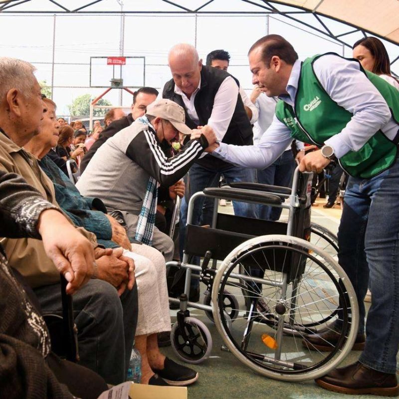 Román Alberto Cepeda González lleva brigada multidisciplinaria a Las Dalias