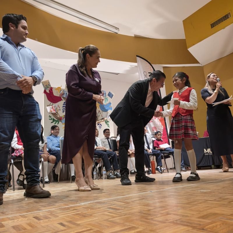 Se realizó la final del concurso de lectura “Yo leo, tú lees, todos leemos”, organizado por Radio Torreón 96.3 FM6