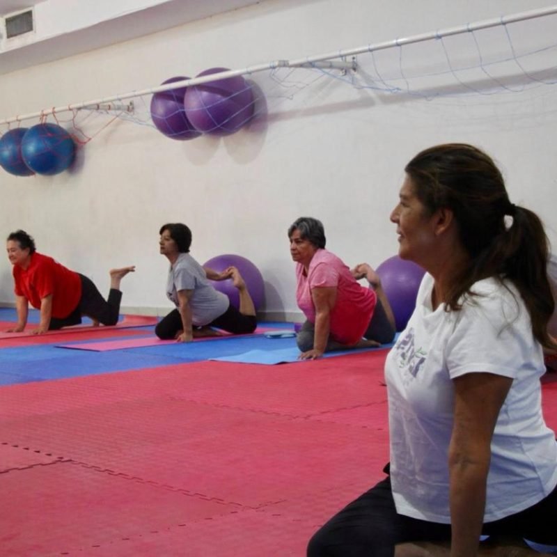 Desarrollo Social integra el yoga a los cursos del Centro Comunitario Nueva California