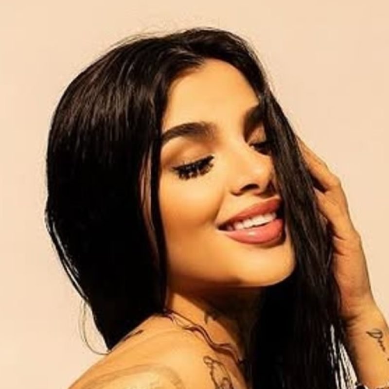 Karely Ruiz cirugía