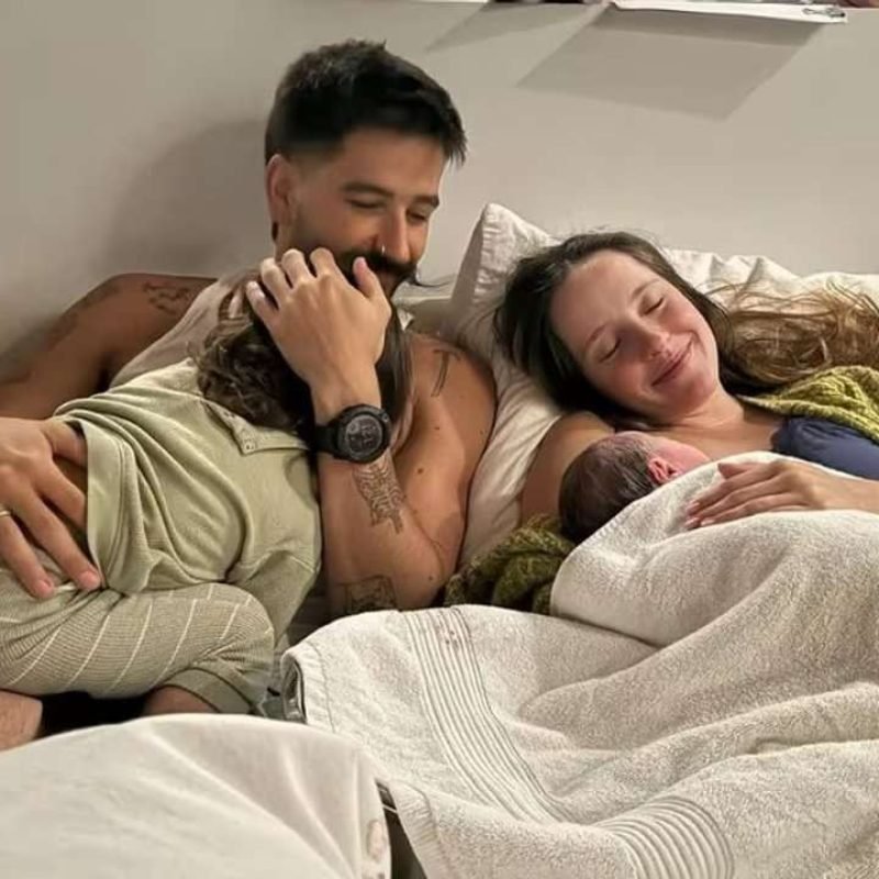 camilo-cuadros-sangre-hijas-indigo-amaranto