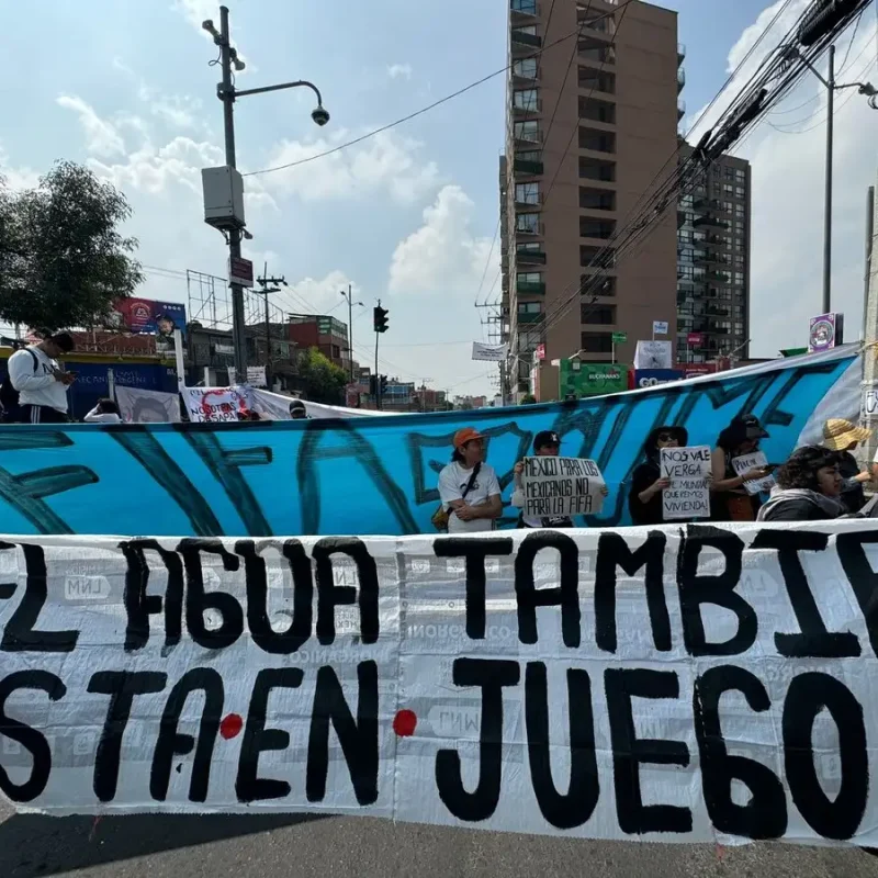 comienza-marcha-en-ciudad-universitaria-para-protestar-por-el-mundial_0acd06d5-fde4-4a1c-bc9b-a08effb03be4_media